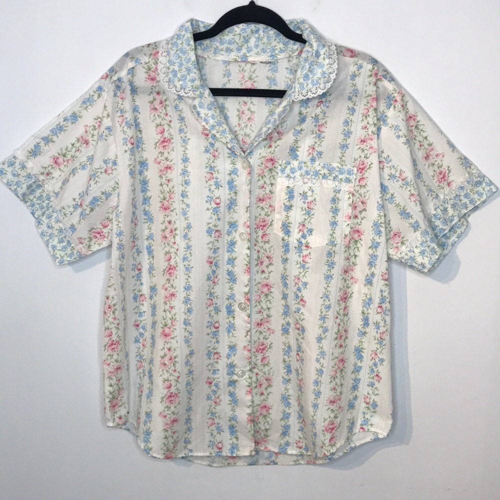 Vintage cottagecore white floral cotton blouse